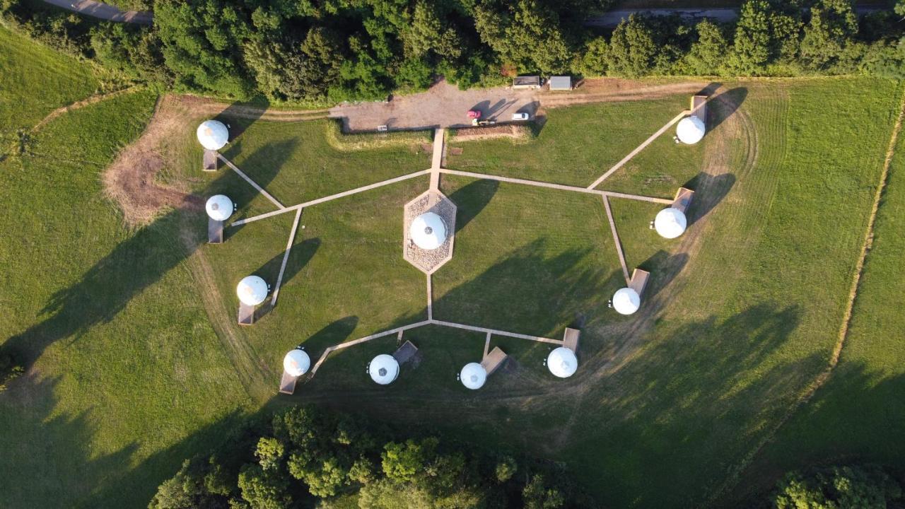 Glamping Resort Dolny Kamenec Esterno foto