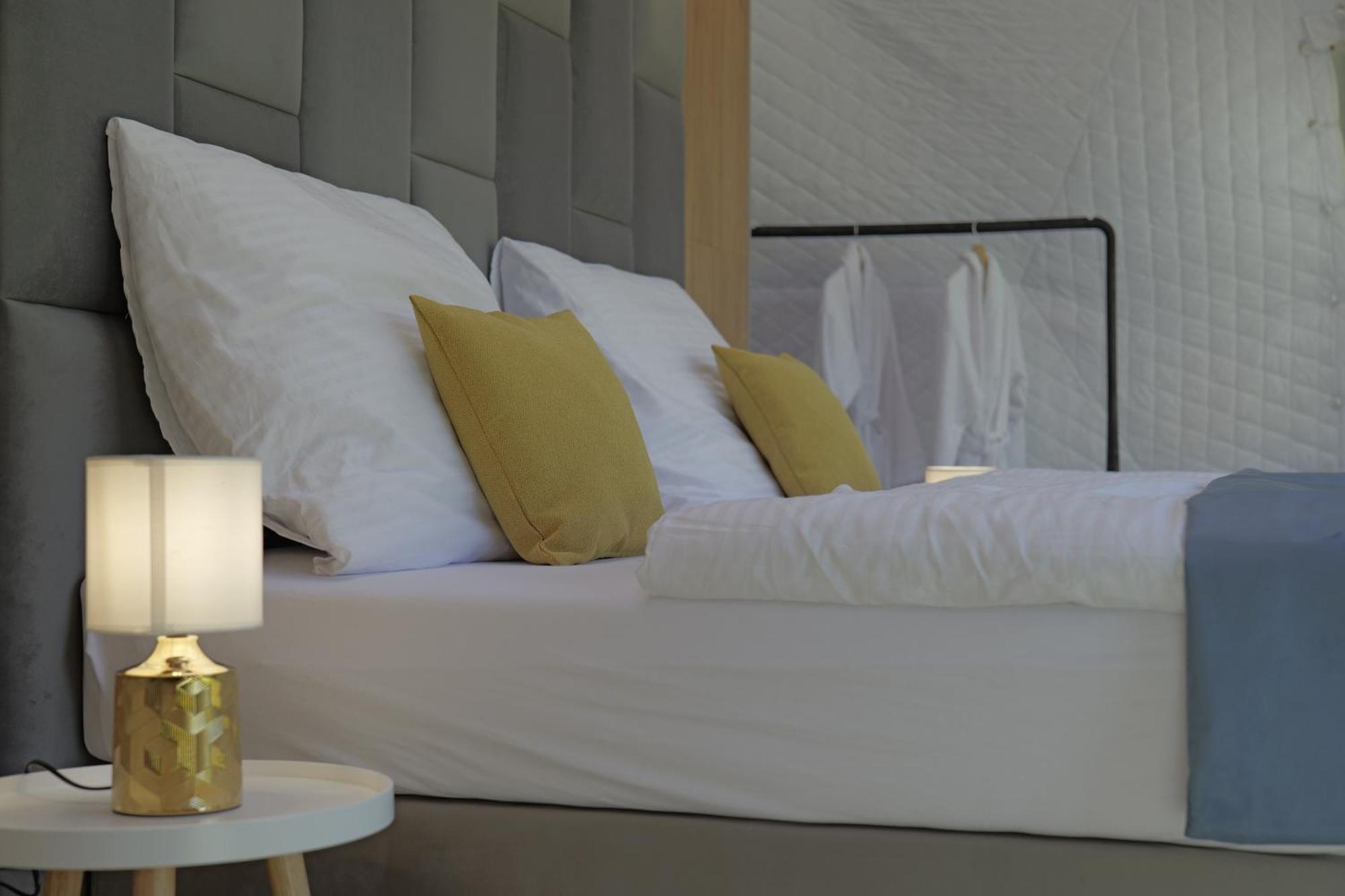 Glamping Resort Dolny Kamenec Esterno foto